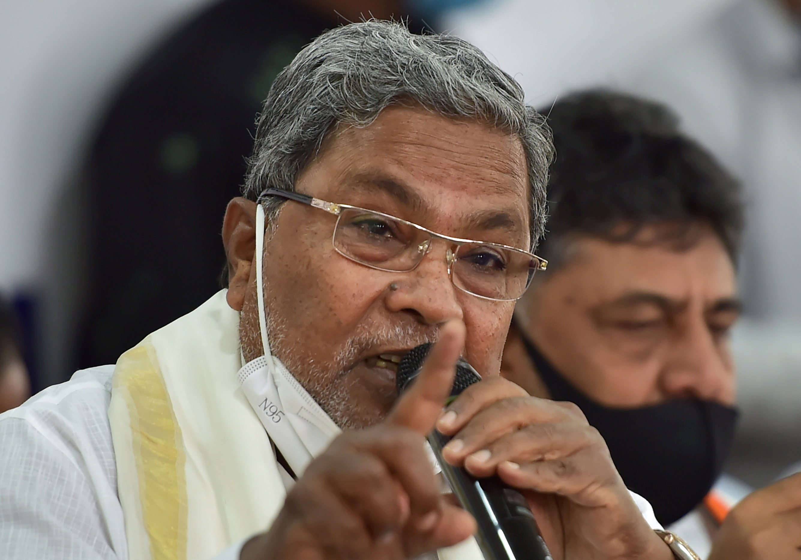 K'taka CM, Dy CM to visit Delhi on May 24, likely to discuss cabinet expansion with Cong leadership