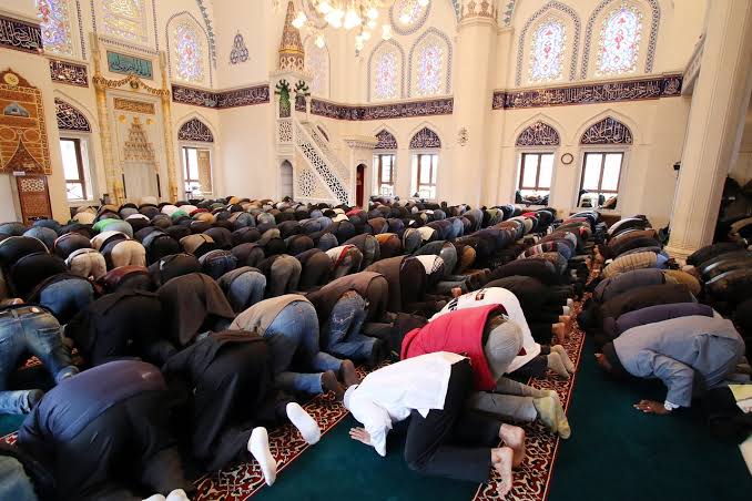 MUSLIM POPULATION IN JAPAN CAUSES RELIGIOUS TENSIONS