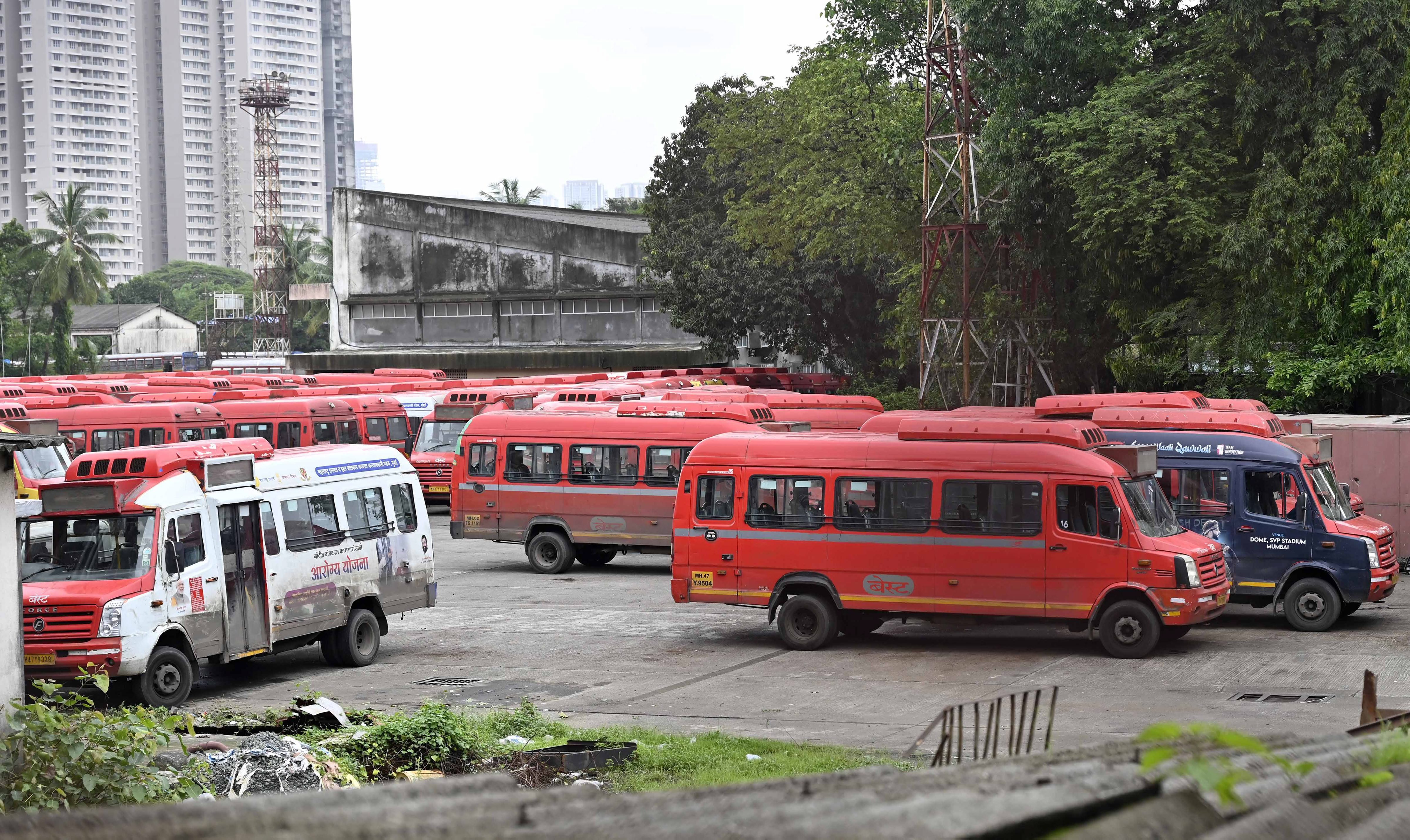 Mumbai: Strike by drivers of BEST's private bus operators enters 5th day; 704 buses remain off roads