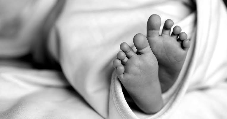 Woman gives birth near Raj Bhavan in Lucknow, foetus brought dead to hospital