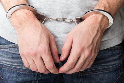 Husband, two women held over murder of Navi Mumbai housewife; two contract killers at large