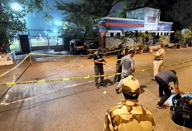 Tiger Shroff firing: CM Fadnavis assures strict action, 15 cop teams probe attack